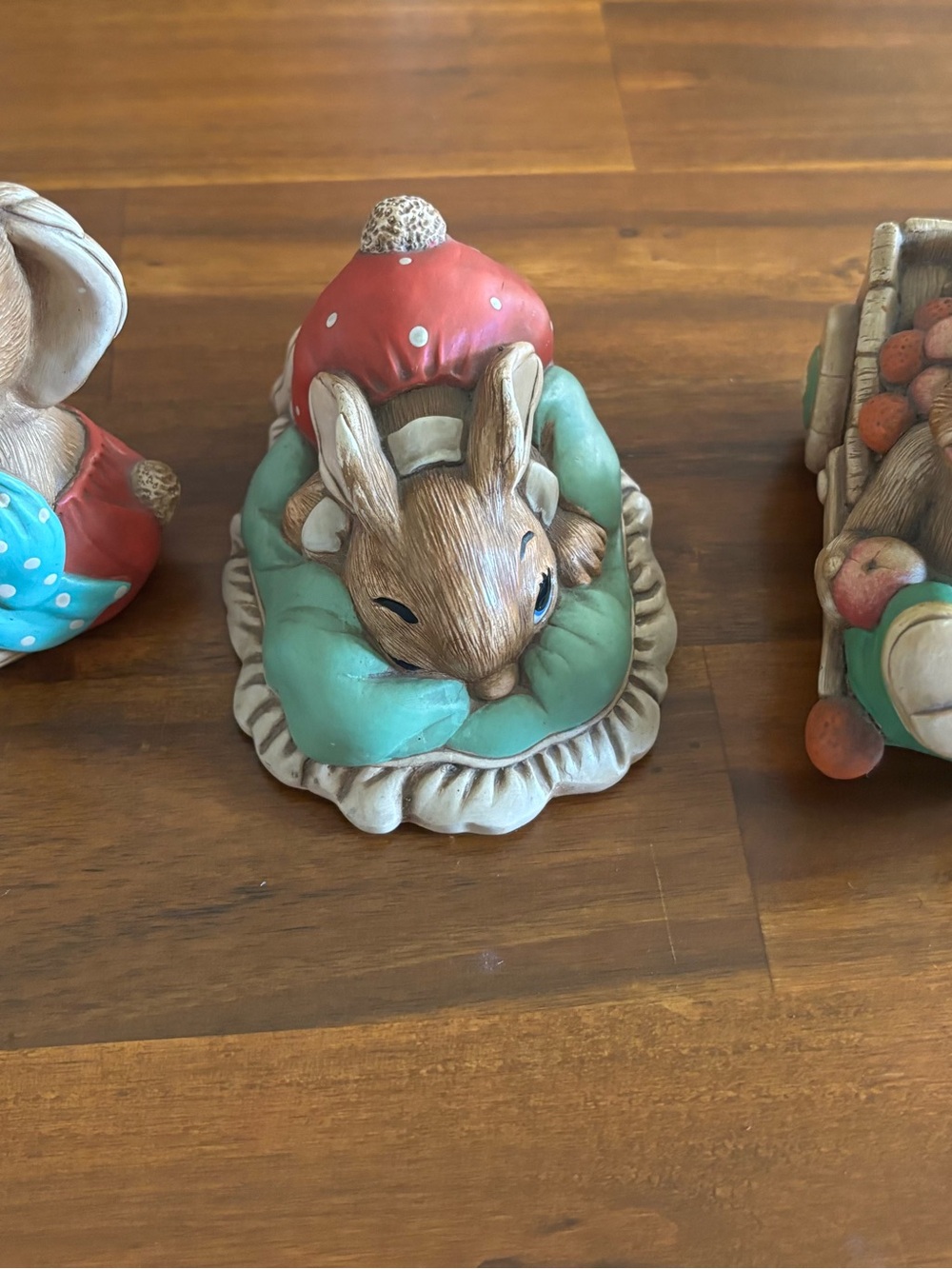 Lot of 3 Vintage hand painted Pendelfin rabbit figurines - Excellent condition